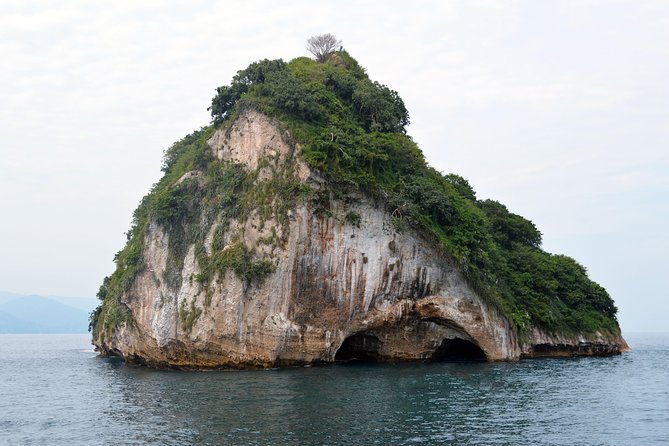Los Arcos, Animas and Quimixto Snorkel Cruise in Puerto Vallarta All Inclusive - Sailing out from Puerto Magico