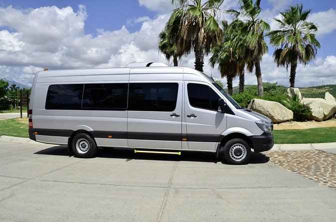 Los Cabos Airport Shuttle Roundtrip Hotels Only - Staff, drivers, and comfort on the road