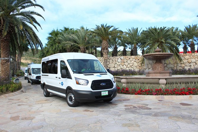 Los Cabos Shuttle Airport Roundtrip Transfers - Shared shuttle or private transfer?