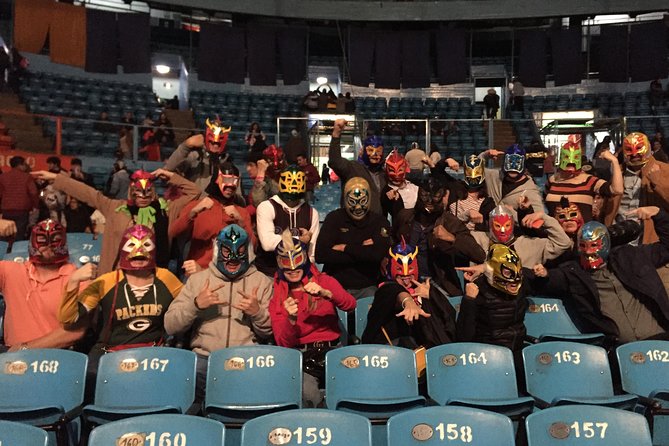 Lucha Libre Tour and Mezcal Tasting in Mexico City - What the guide adds to the show