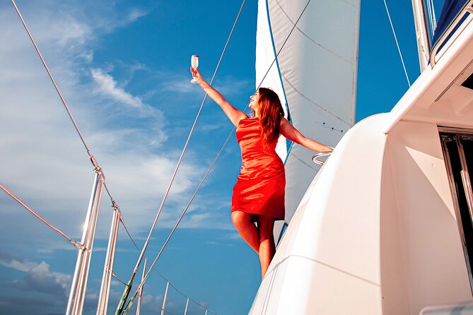 Luxury Sunset Sailing Cruise in Cancun with Light Dinner and Open Bar - Transportation: The Detail That Can Make or Break the Evening