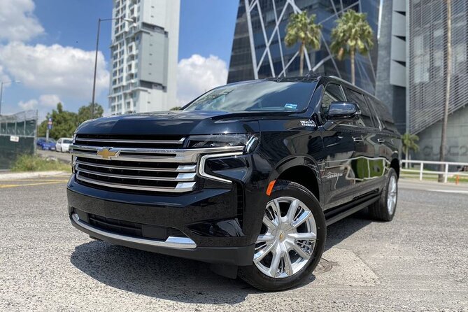 Luxury Suv from Cancun One Way International Airport - Finding the right person outside the terminal