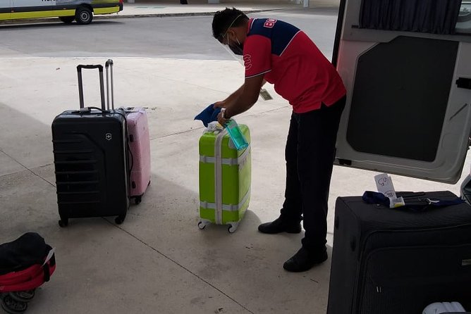 Luxury SUV Private Transfer R/T-Airport-Hotel-Airport- Playa del Carmen - Private service or shared ride?
