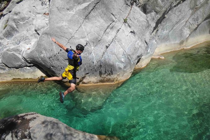 Matacanes : Canyoning + Hiking + Water Jumps + Rappel + Caves - How difficult is the full day?