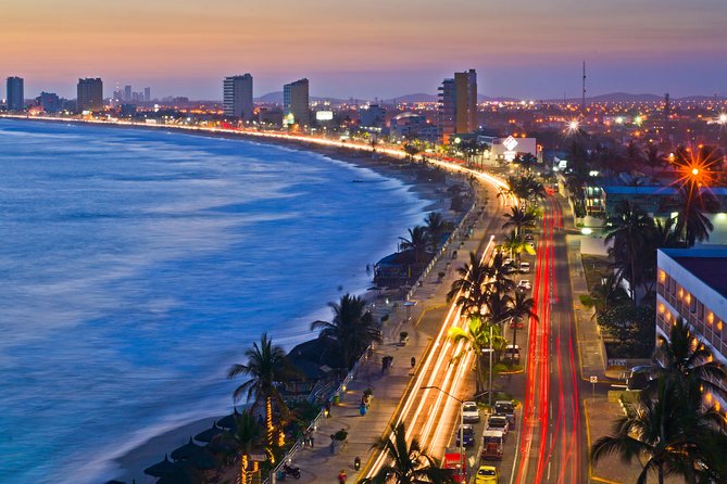 Mazatlan City Sightseeing Tour with Shopping Time and Lunch - Punta de Clavadistas and the cliff-jumping show