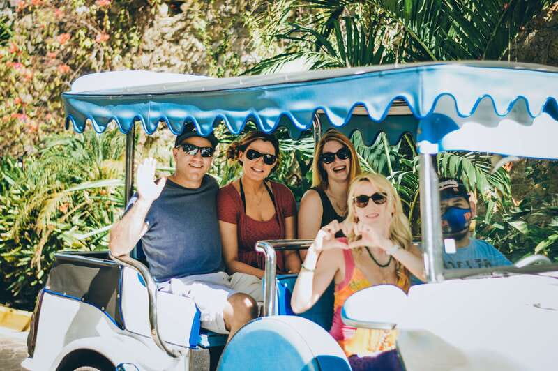 Mazatlan: City Tour in a Traditional "Pulmonia" Open-Air Car - Cliff divers and the timing of the show