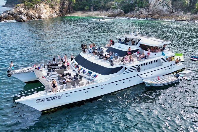 Mega Yacht Limousine of the Sea 1: Puerto Vallarta - Who will get the most from this charter?