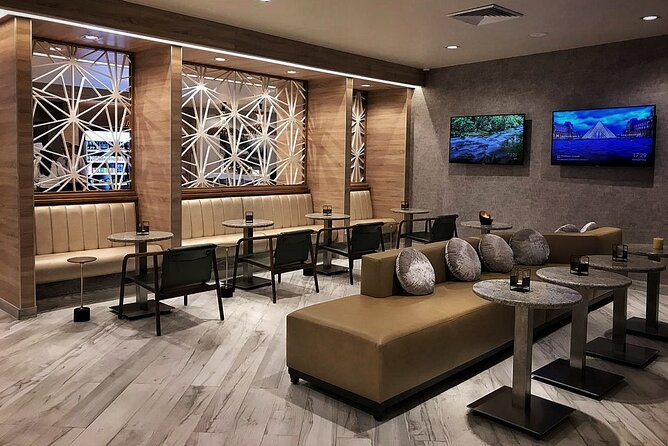 Mera VIP Lounge at Cancun International Airport - Terminal 4 extras and differences