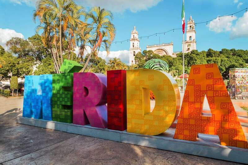 Mérida: 3-Hour Walking Food Tour - Gorditas and refreshing local drinks