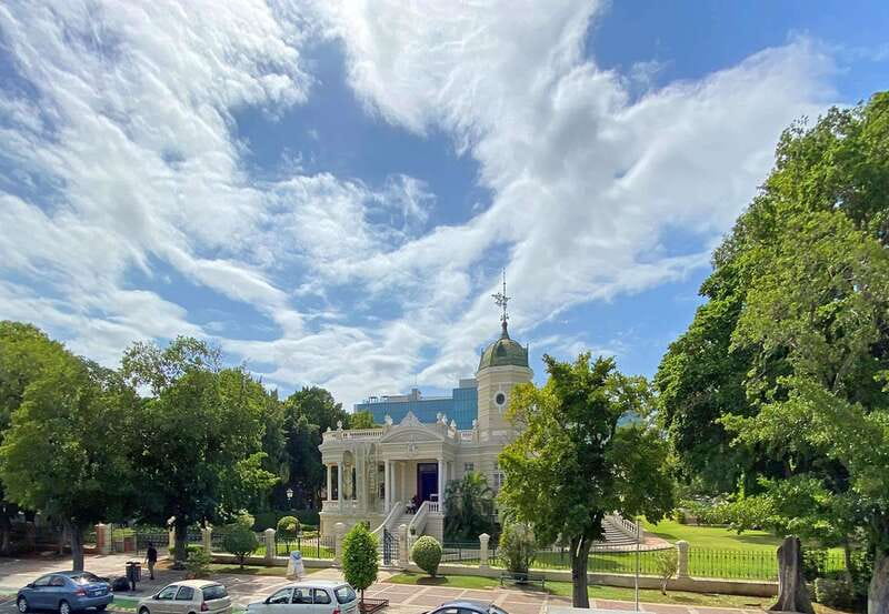 Mérida: Panoramic Sightseeing Tour Bus Ticket with 2 Routes - Who should book this ride?