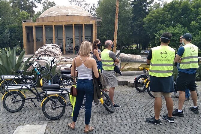Mexico City E-Bike Tour with a taco and churros stop - Why an e-bike is a smart way to meet Mexico City