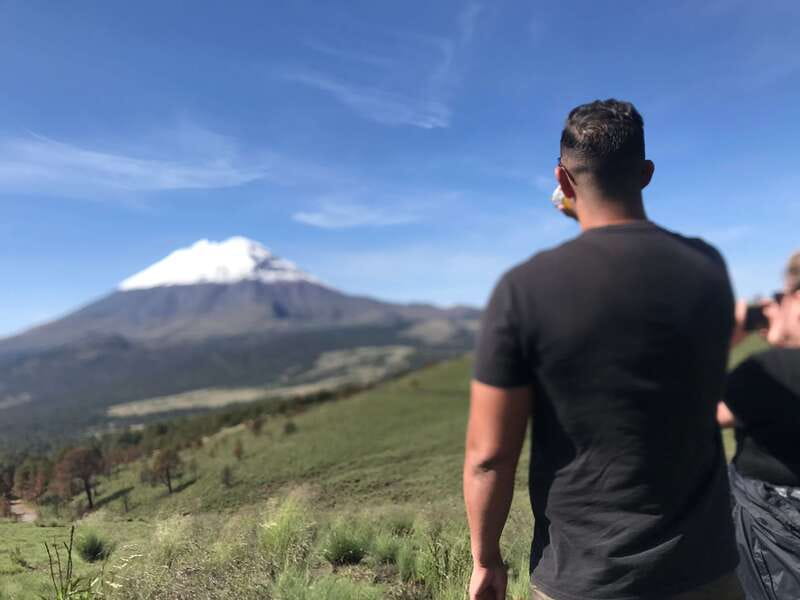 Mexico City: Guided Volcano Trek with Lunch - Lunch at a traditional market
