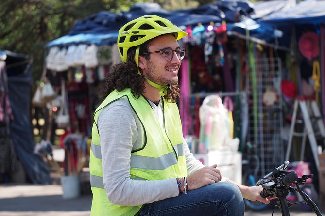 Mexico City Highlights E-Bike Tour With Foodie Stops - The guides make the difference