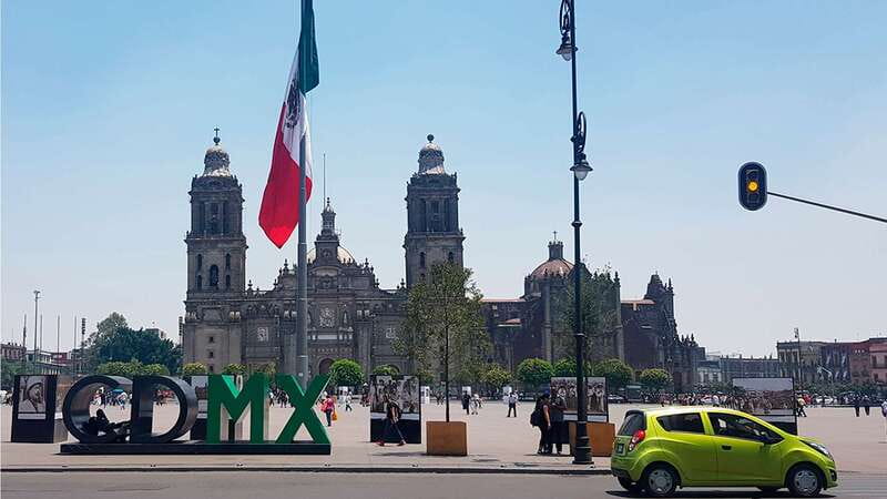 Mexico City: Historic Downtown Walking Tour - What the guides add to the three-hour route