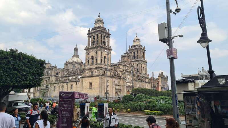 Mexico City: Historical walking tour of Tenochtitlan - The old Axayacatl Palace and Cortés’s lodgings