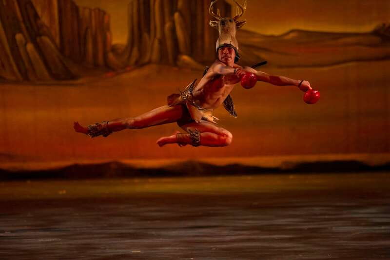 Mexico City: Mexican Folklore Ballet - The finale brings the party to life