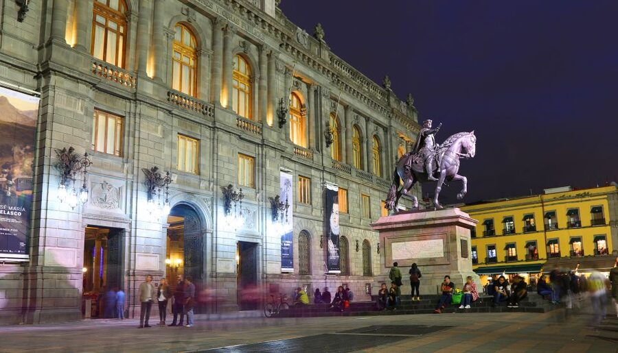 Mexico City: Night City Tour in a Double Decker Bus - The Hemiciclo a Juárez and the return ride