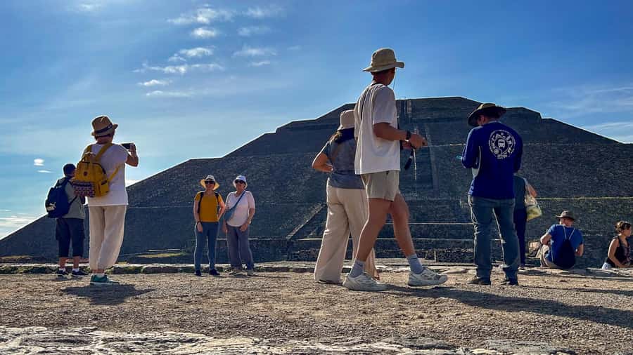 Mexico City: Teotihuacan Early or Afternoon Access Tour - Obsidian, tequila, and the craft stop