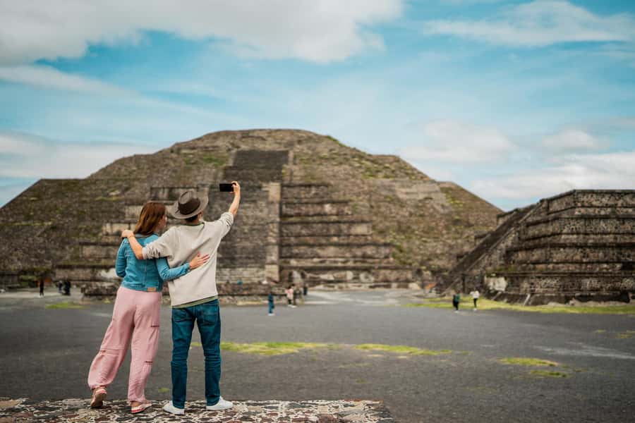 Mexico City: Teotihuacan, Tlatelolco & Guadalupe Shrine Tour - Why this day trip covers so much of Mexico