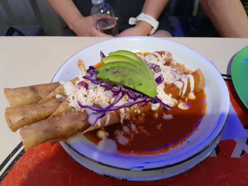 Mexico City: Vegan and Vegetarian Street Food Adventure - Zona Rosa: the final drink and a full stomach