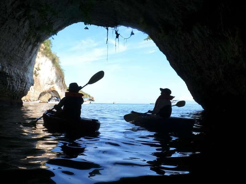Mismaloya: Los Arcos Bioluminescent Waters Kayak & Cave Tour - What the bioluminescence really looks like