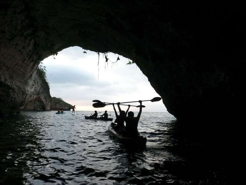 Mismaloya: Los Arcos Bioluminescent Waters Kayak & Cave Tour - Sunset, darkness, and the changing mood of Los Arcos