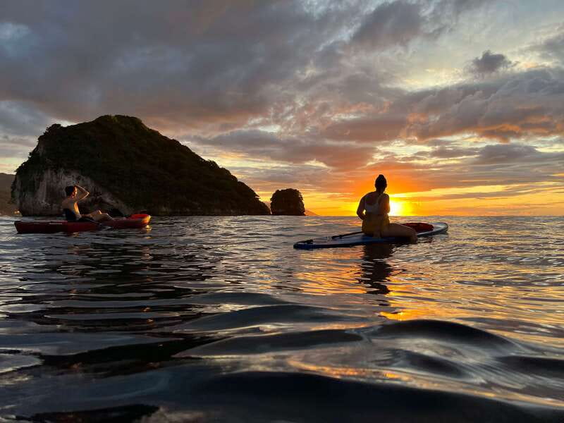 Mismaloya: Los Arcos Bioluminescent Waters Kayak & Cave Tour - Learning to paddle before crossing the bay