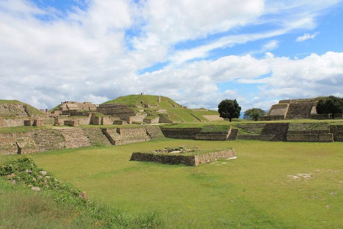 Monte Alban, Alebrijes & Black Pottery: Oaxaca Essential Day Tour - The guide can shape the whole day