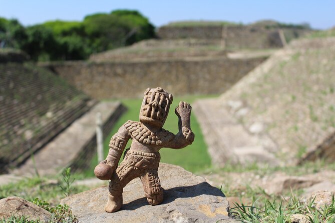 Monte Albán, Arrazola, Cuilapam y San Bartolo Coyotepec. - Monte Albán: the reason to take this tour