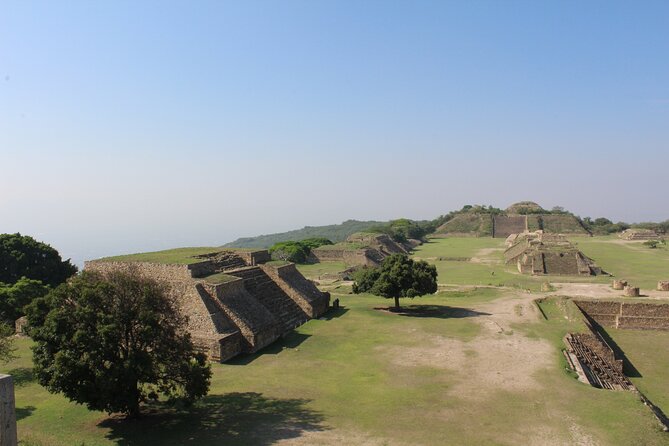 Monte Albán, Arrazola, Cuilapam y San Bartolo Coyotepec. - Cuilapam’s unfinished Dominican complex