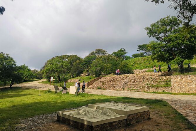 Monte Alban - Full Day Guided Tour with or without Food - Oaxaca - A long but sensible route from Oaxaca City