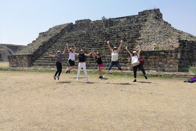 Monte Alban Shuttle - The 30-minute ride up to Monte Alban