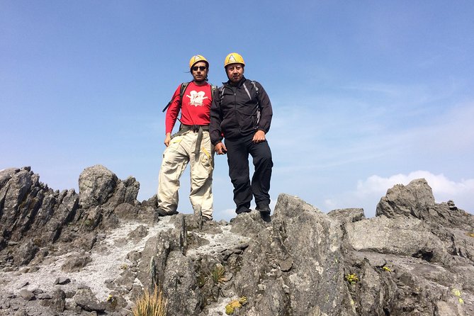 Mountaineering to the Nevado de Toluca (altitude 4680m) - Crossing the caldera and reaching the lagoons