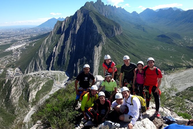 Nido de los Aguiluchos, Monterrey: Hiking + Rock Climbing + 3 Rappels - The ridge climb to Nido de los Aguiluchos