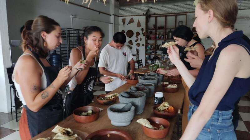 Oaxaca: Oaxacan Mole Workshop with a Traditional Cook - The guides make the difference