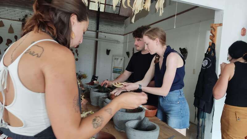 Oaxaca: Oaxacan Mole Workshop with a Traditional Cook - Who should book this Oaxaca cooking class?