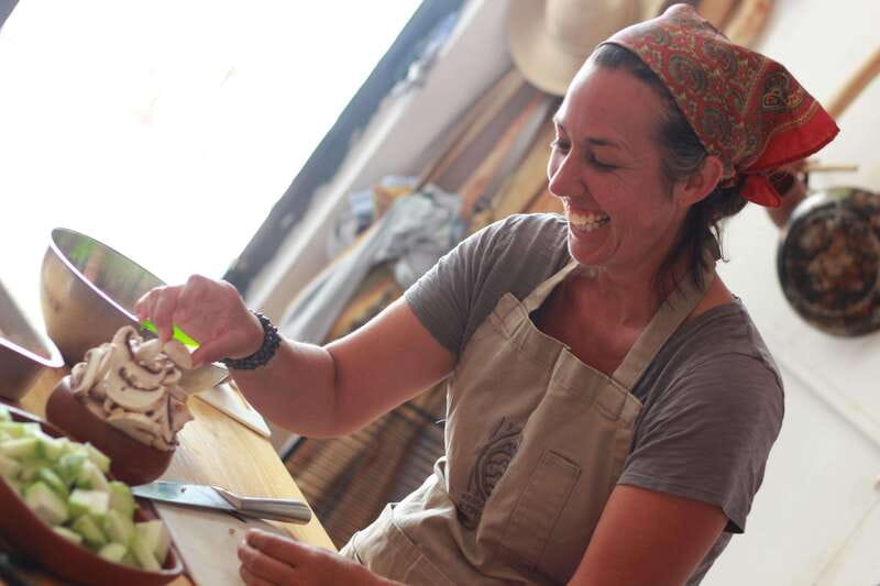 Oaxaca: Oaxacan Mole Workshop with a Traditional Cook - Walking through a local Oaxacan market