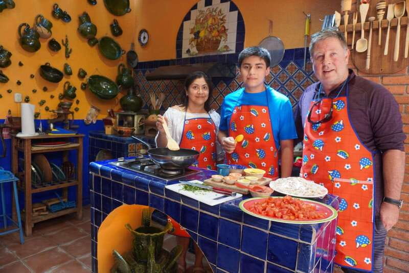 Oaxaca: Traditional Oaxacan Cooking Class with Market Visit - Transport, language, and the five-and-a-half-hour schedule