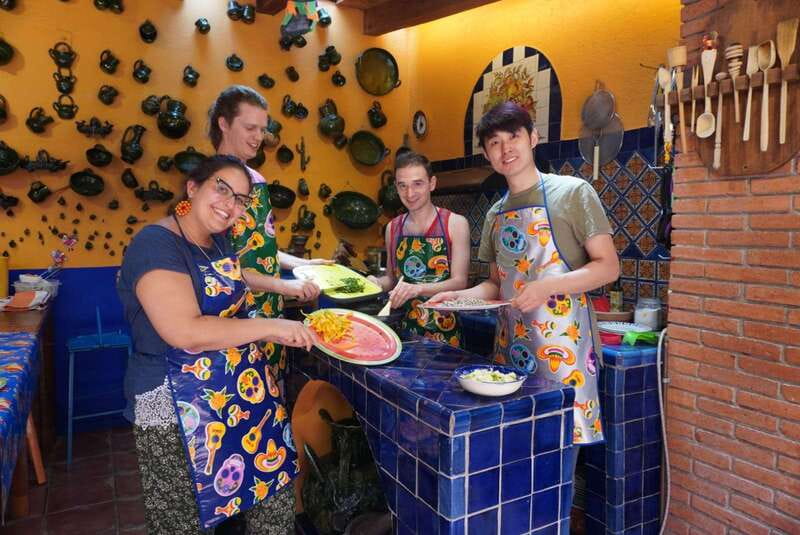 Oaxaca: Traditional Oaxacan Cooking Class with Market Visit - From the market to a family kitchen