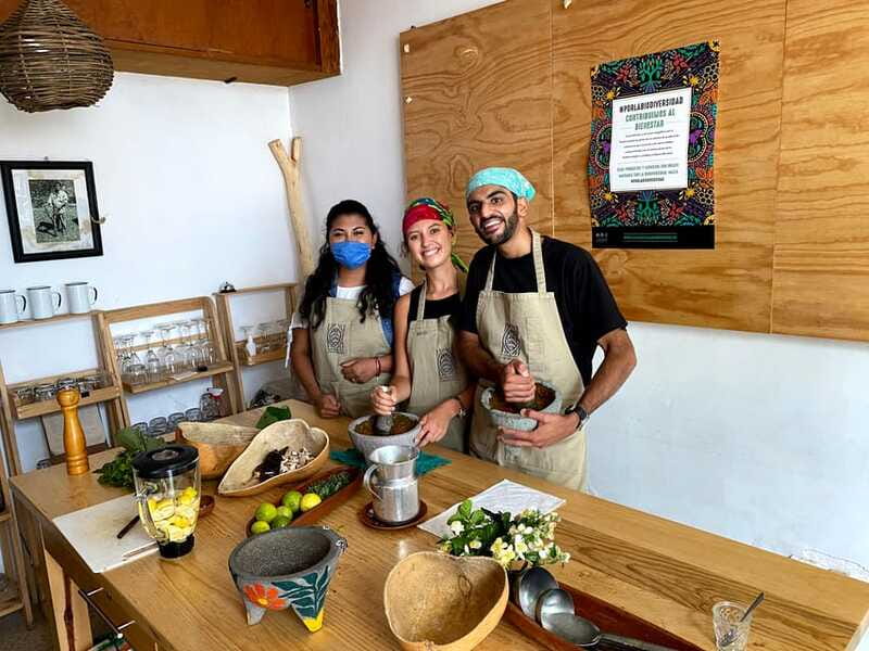 Oaxaca: Vegetarian Cooking Class - Starting at the market with Victor and the team