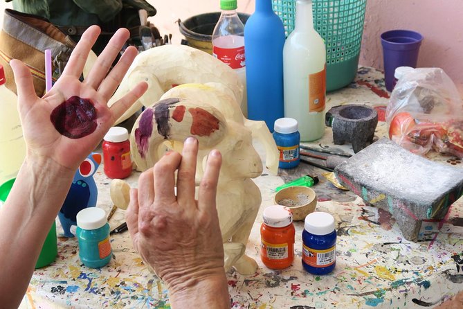 Paint your Alebrije with the Jimenez family. - The family gallery and buying directly