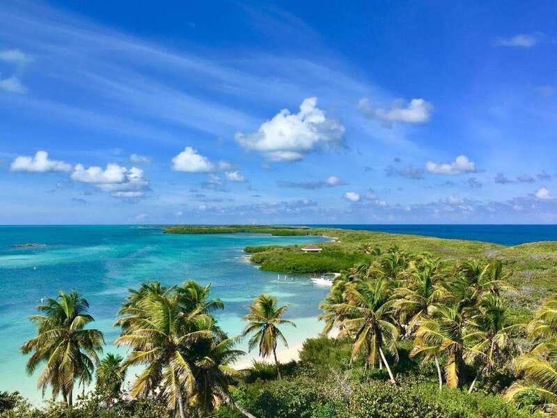 PARADISE ISLAND- ISLA CONTOY AND ISLA MUJERES - What you eat on the beach at noon