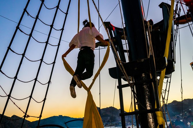 Pirate Ship Sunset Dinner and Show in Los Cabos - Simple ways to make the evening better