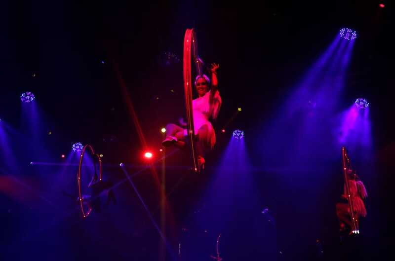 Playa del Carmen: Coco Bongo Nightclub Experience - Drinks, Snacks, and the Reality of Table Service