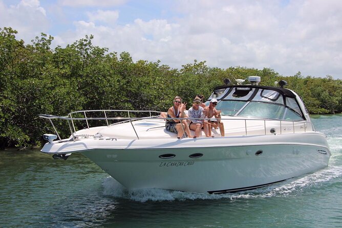 Private 50FT Yacht Rental in Cancún P8 - The boat itself and the less polished moments
