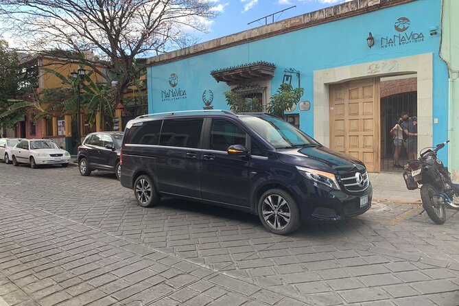 Private and safe transfer from the airport to the hotel in Oaxaca - Safety, comfort, and personal service