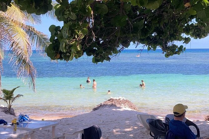 Private beach, all inclusive. - Teresa’s food and drinks are a major part of the value