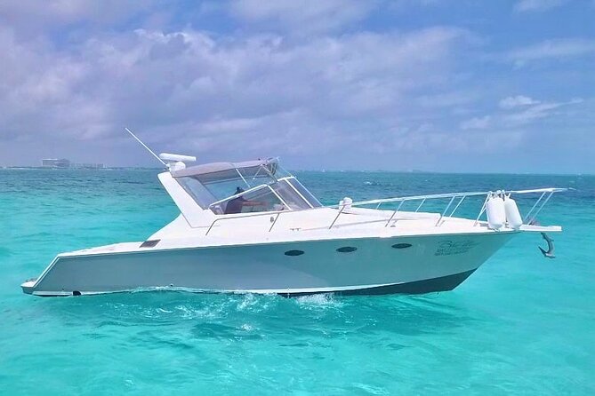 Private Cancun Yacht Tour 42ft up to 8 pax - Cruising the canals of Nichupté Bay