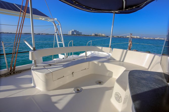 Private Catamaran from Cancun to Isla Mujeres | For up to 30 pepl - Costs and small details that affect the value