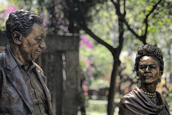 Private City Tour in Frida Kahlo, Coyoacan, and Xochimilco - Casa Azul and the Frida Kahlo question